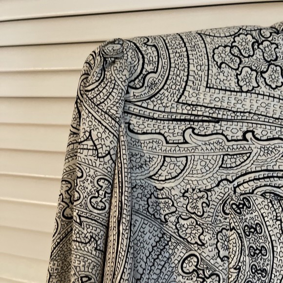 Vintage Liz Claiborne Collared Wrap Blouse Black White Size‎ 8 - Picture 9 of 11